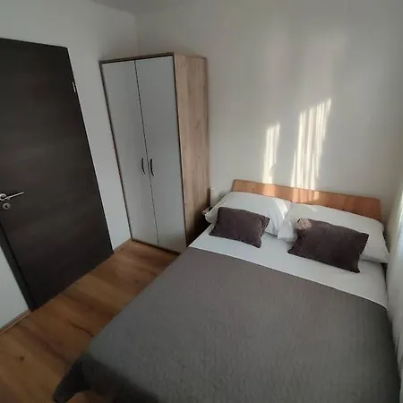 Lumos Apartment *