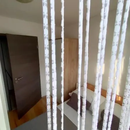Lumos Apartment Split